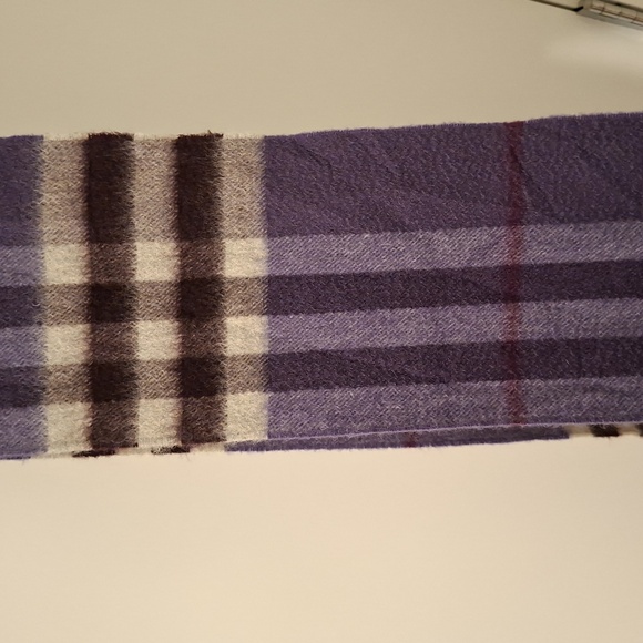 Burberry 100% Cashmere Narrow Purple, White & Black Plaid Scarf - Picture 4 of 4